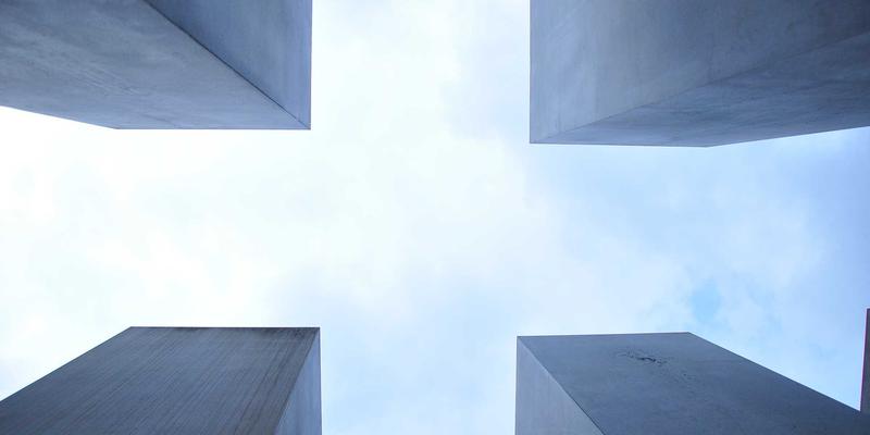 构建面向混合云环境的IT服务集成与管理框架：技术支撑、网络解决方案与系统维护的深度融合